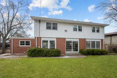 $899,000 | 367 Charal Lane, Highland Park, IL 60035