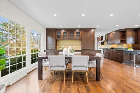 $899,000 | 367 Charal Lane, Highland Park, IL 60035