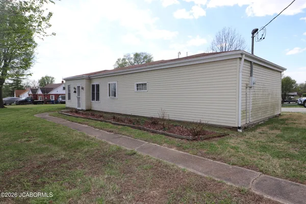 $185,000 | 550 South Summit Drive, Holts Summit, MO 65043