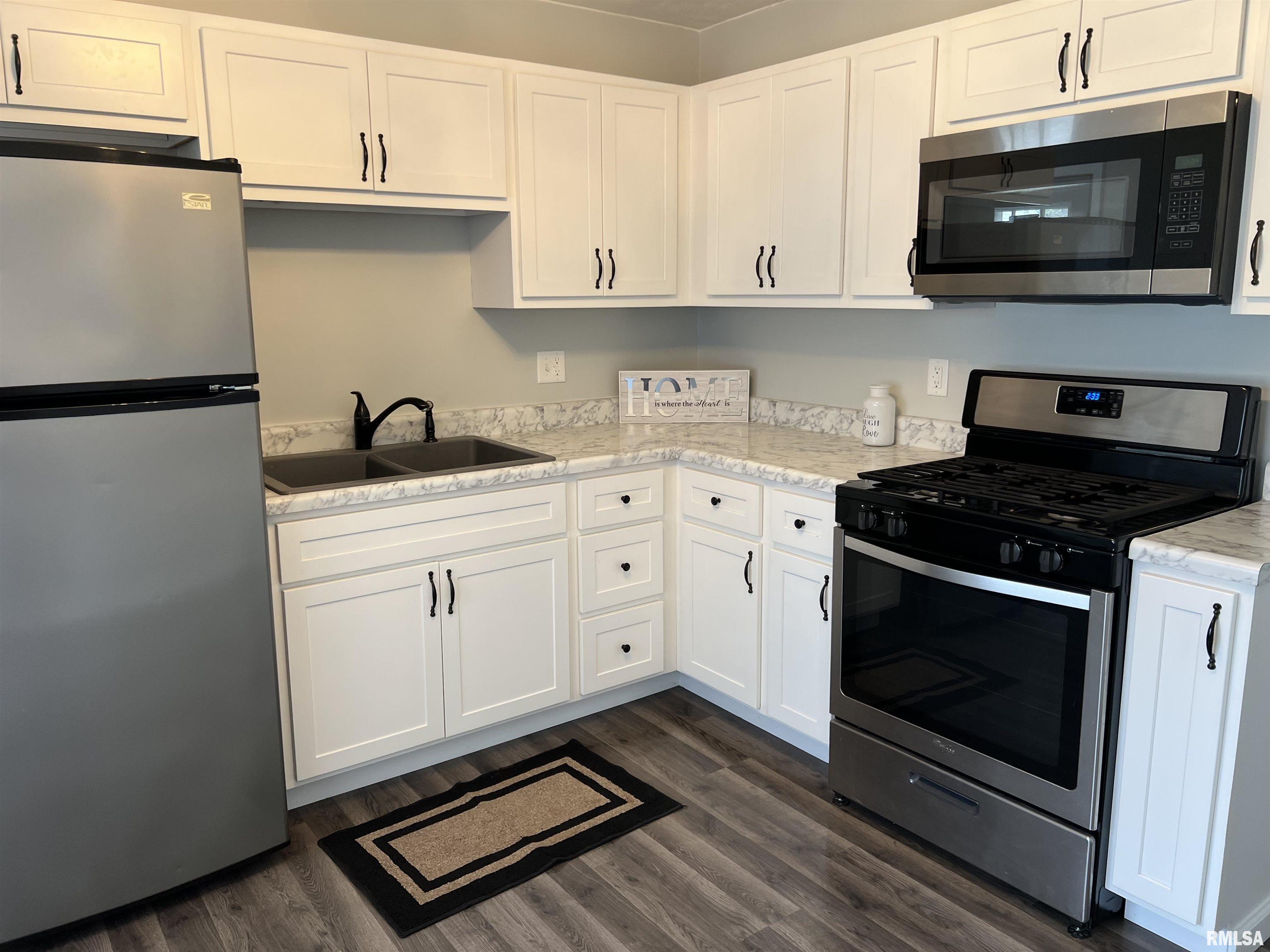 706 Briargate Road Washington, IL 61571 - Photo 12 of 44 Gallery Image 12