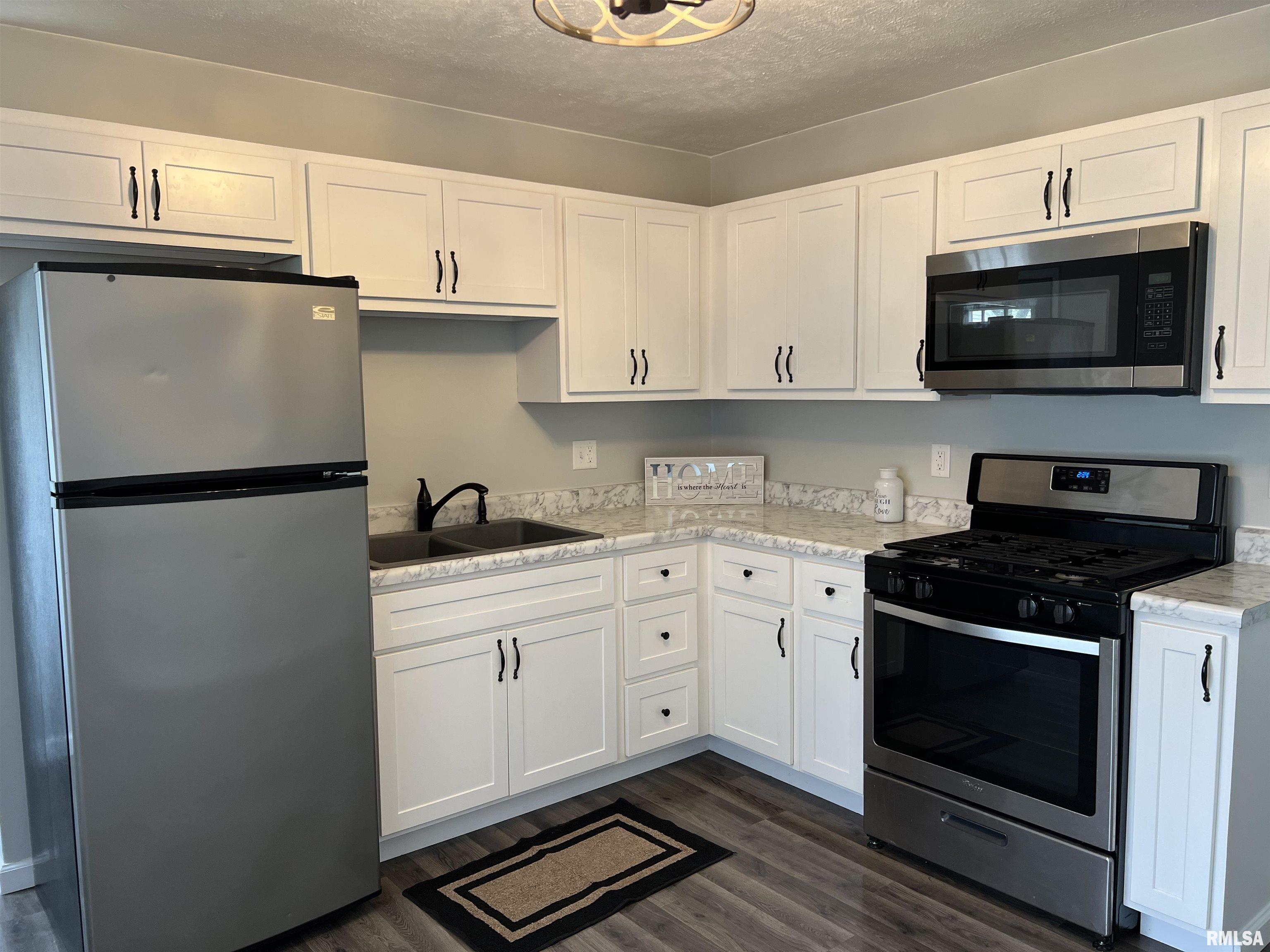 706 Briargate Road Washington, IL 61571 - Photo 13 of 44 Gallery Image 13