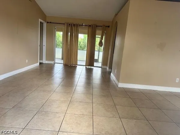 $2,000 | 2016 Northwest 1st Street, Cape Coral, FL 33993