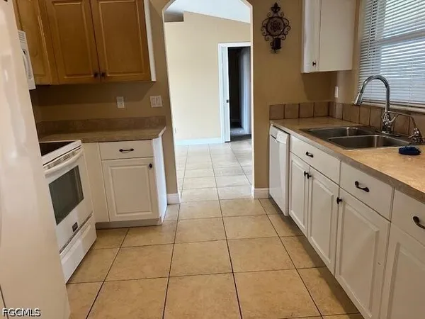 $2,000 | 2016 Northwest 1st Street, Cape Coral, FL 33993