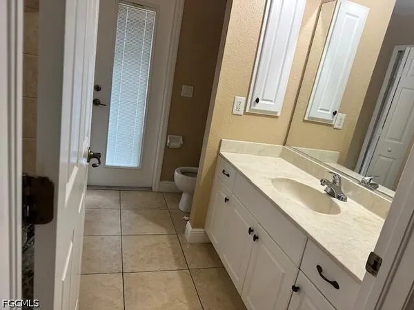 $2,000 | 2016 Northwest 1st Street, Cape Coral, FL 33993