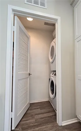 a view of utility room