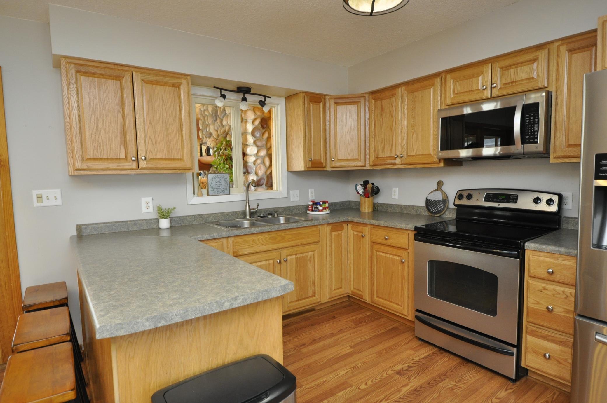 225 42nd Avenue Northwest Rochester, MN 55901 - Photo 3 of 24 Gallery Image 3