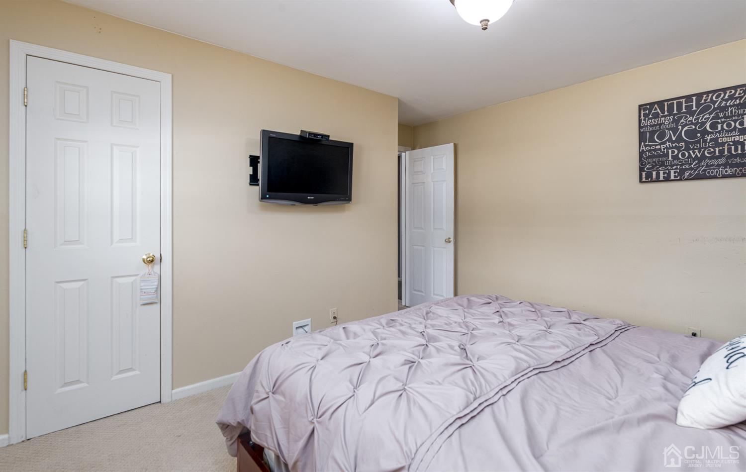 1216 Cherokee Road North Brunswick, NJ 08902 - Photo 22 of 37 Gallery Image 22