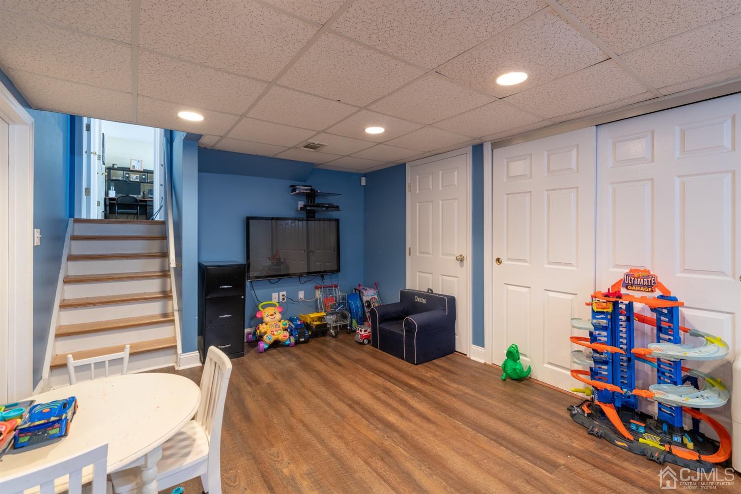 1216 Cherokee Road North Brunswick, NJ 08902 - Photo 29 of 37 Gallery Image 29