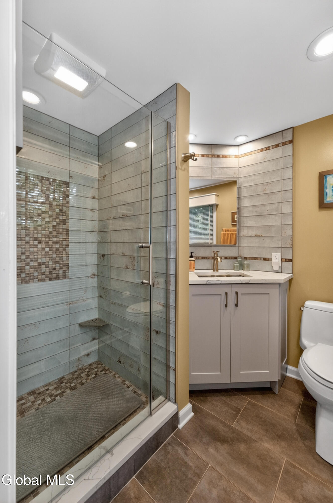 36 Carriage Road Bethlehem, NY 12054 - Photo 35 of 49 8 Master 3