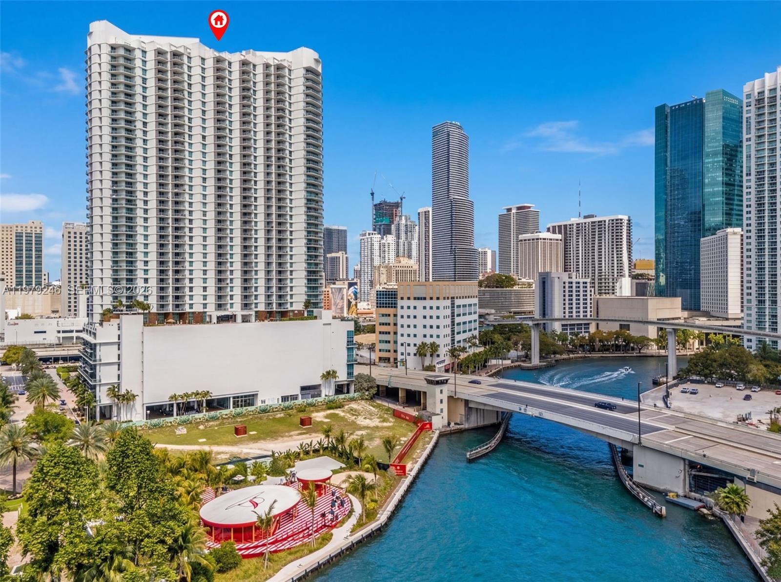 350 South Miami Avenue, Unit 2006 Miami, FL 33130 - Photo 6 of 33 a swimming pool with outdoor seating and yard