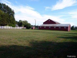 8933 Division Road Casco, MI 48064 - Photo 3 of 25 P1030224RC