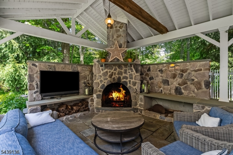 11 Red Oak Row Chester, NJ 07930 - Photo 34 of 50