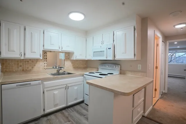 $2,450 | 57 Presidential Drive, Unit 3, Quincy, MA 02169