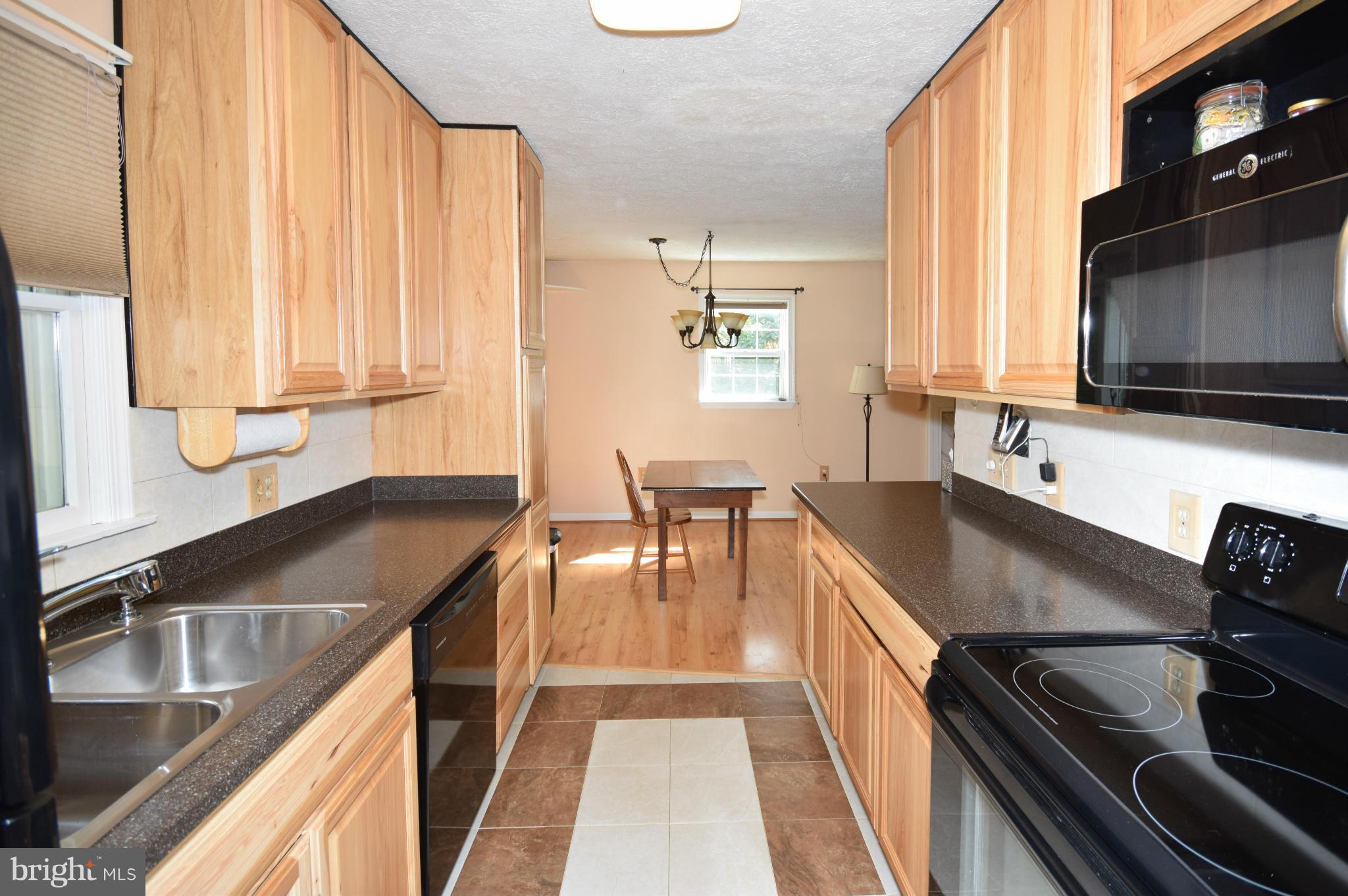39 Parkside Road Linden, VA 22642 - Photo 13 of 30 Kitchen