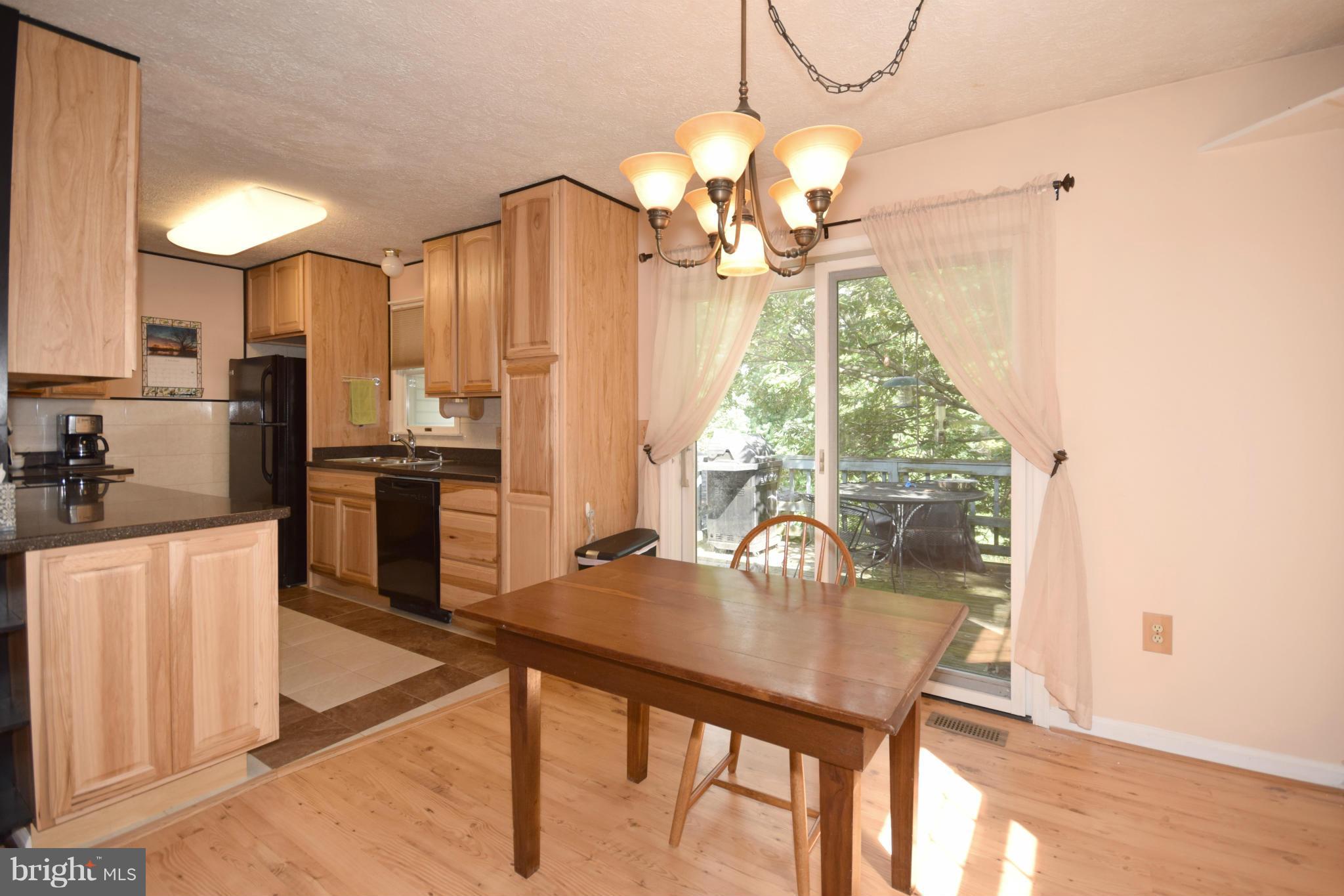 39 Parkside Road Linden, VA 22642 - Photo 16 of 30 Dining Room