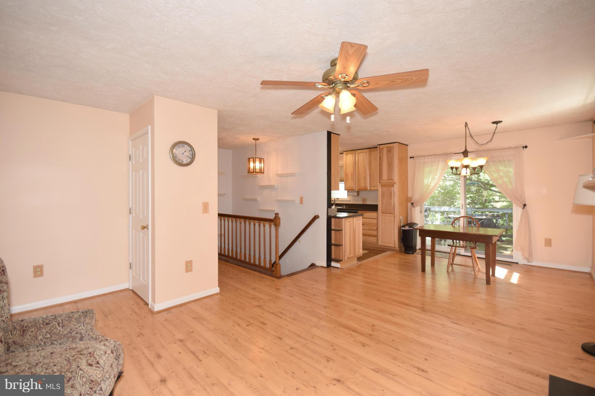 39 Parkside Road Linden, VA 22642 - Photo 18 of 30 Living Room
