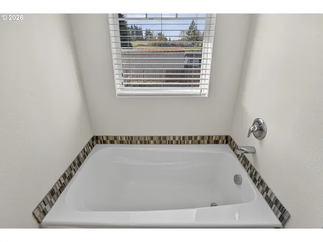 $607,500 | 51380 Southwest Randstad Street, Scappoose, OR 97056