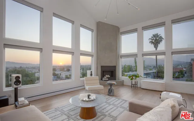 $2,010,000 | 1320 Romulus Drive, Glendale, CA 91205