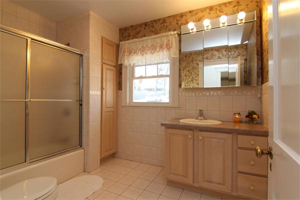 45 Lindenwood Road Stoneham, MA 02180 - Photo 13 of 28 Gallery Image 13