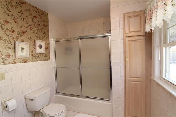 45 Lindenwood Road Stoneham, MA 02180 - Photo 14 of 28 Gallery Image 14