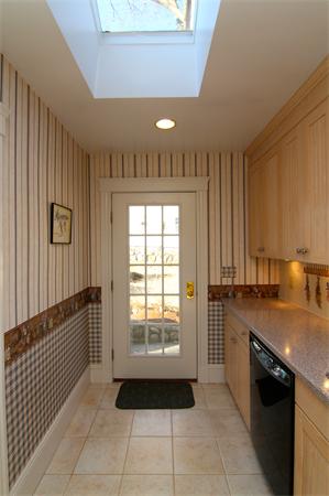 45 Lindenwood Road Stoneham, MA 02180 - Photo 21 of 28 Gallery Image 21