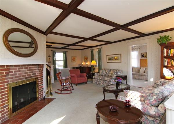 45 Lindenwood Road Stoneham, MA 02180 - Photo 4 of 28 Gallery Image 4