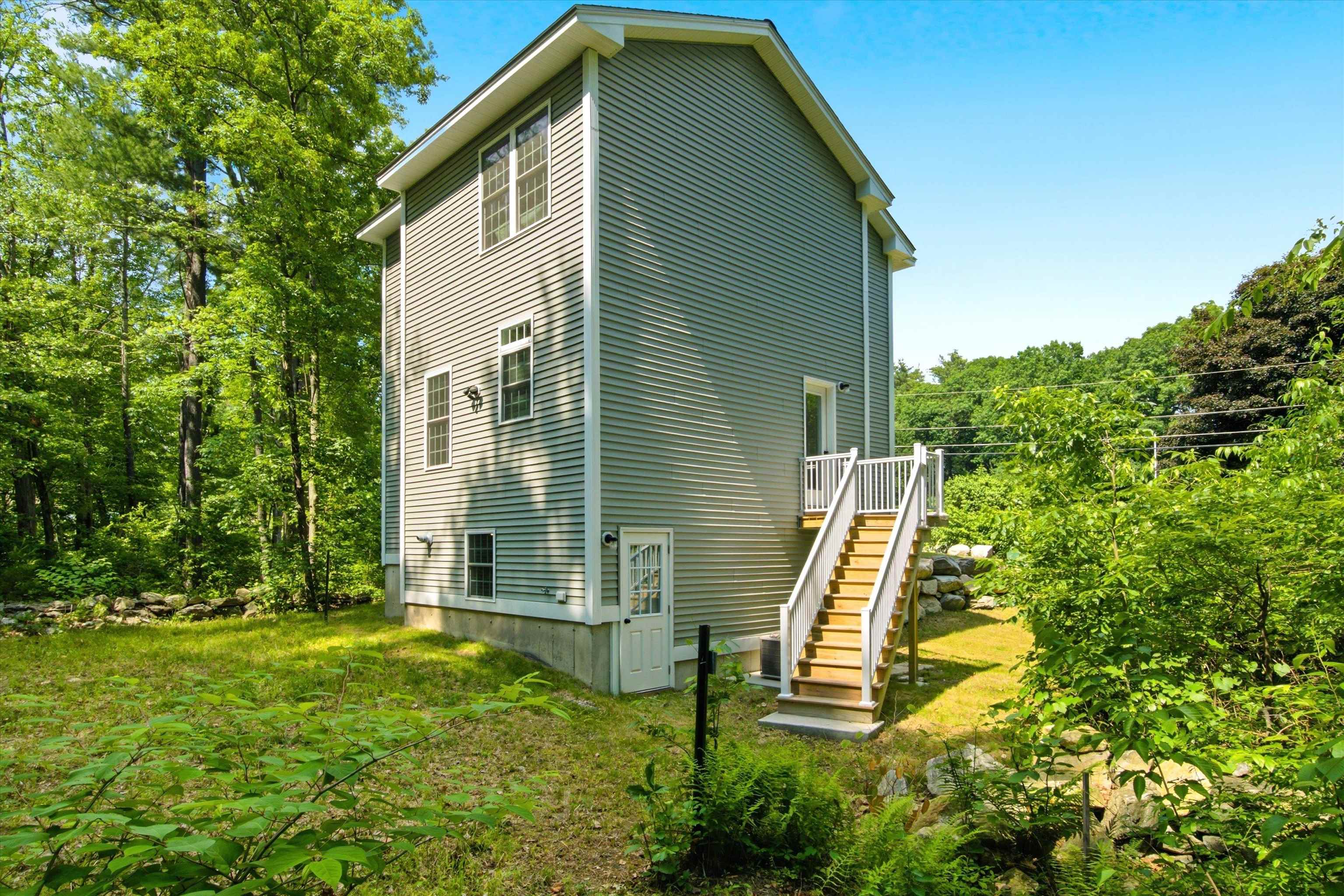 57 Hardy Road Londonderry, NH 03053 - Photo 9 of 53
