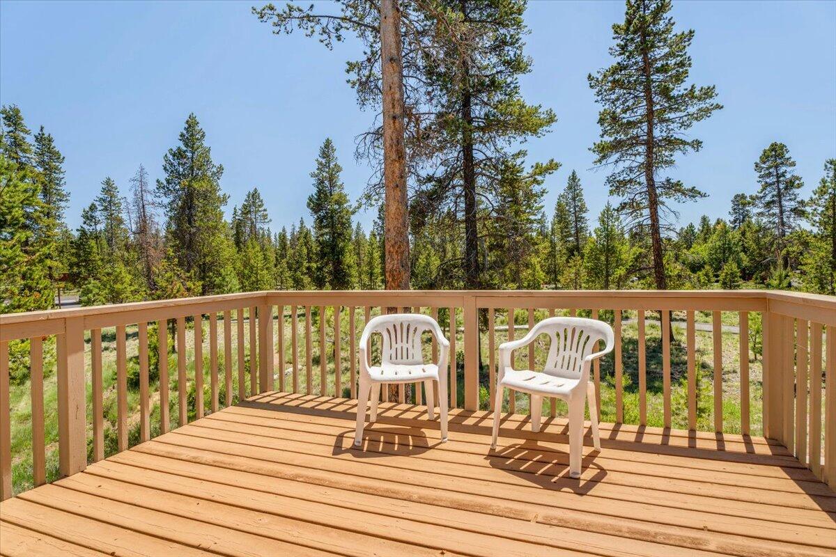57785 Mt Rainier Lane, Unit 7 Sunriver, OR 97707 - Photo 17 of 27 Upper Deck