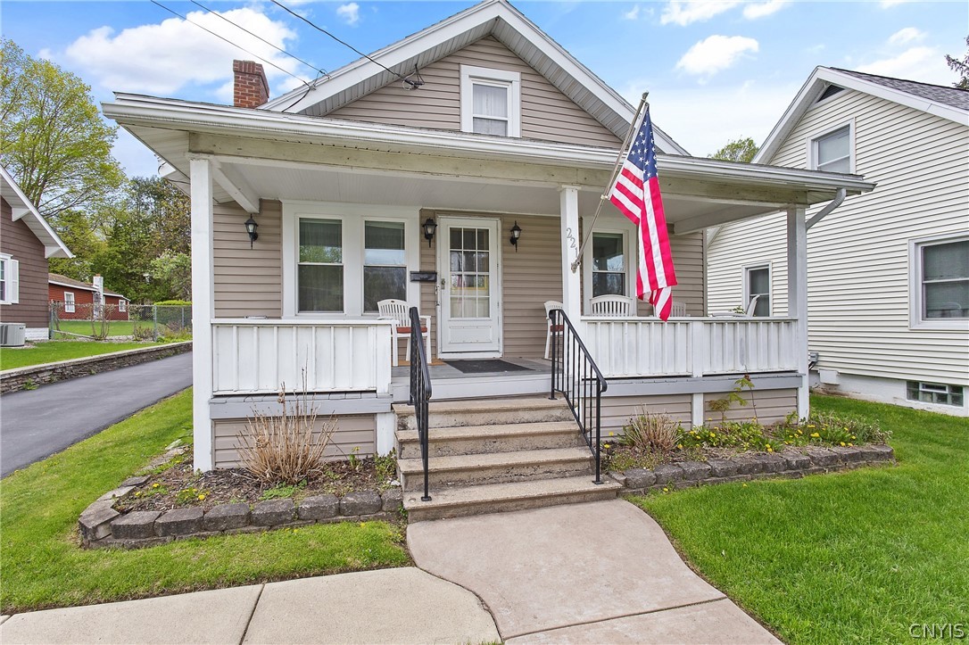 221 MacKay Avenue Camillus, NY 13219 - Photo 2 of 35 Front