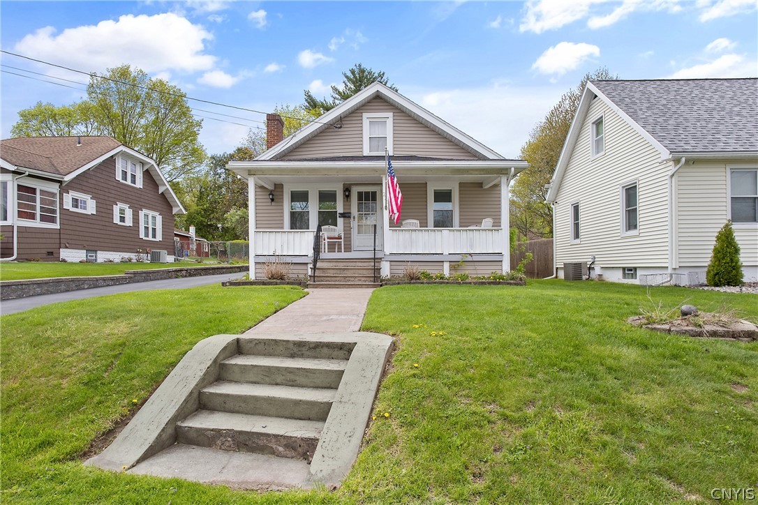221 MacKay Avenue Camillus, NY 13219 - Photo 29 of 35 Front Stairway