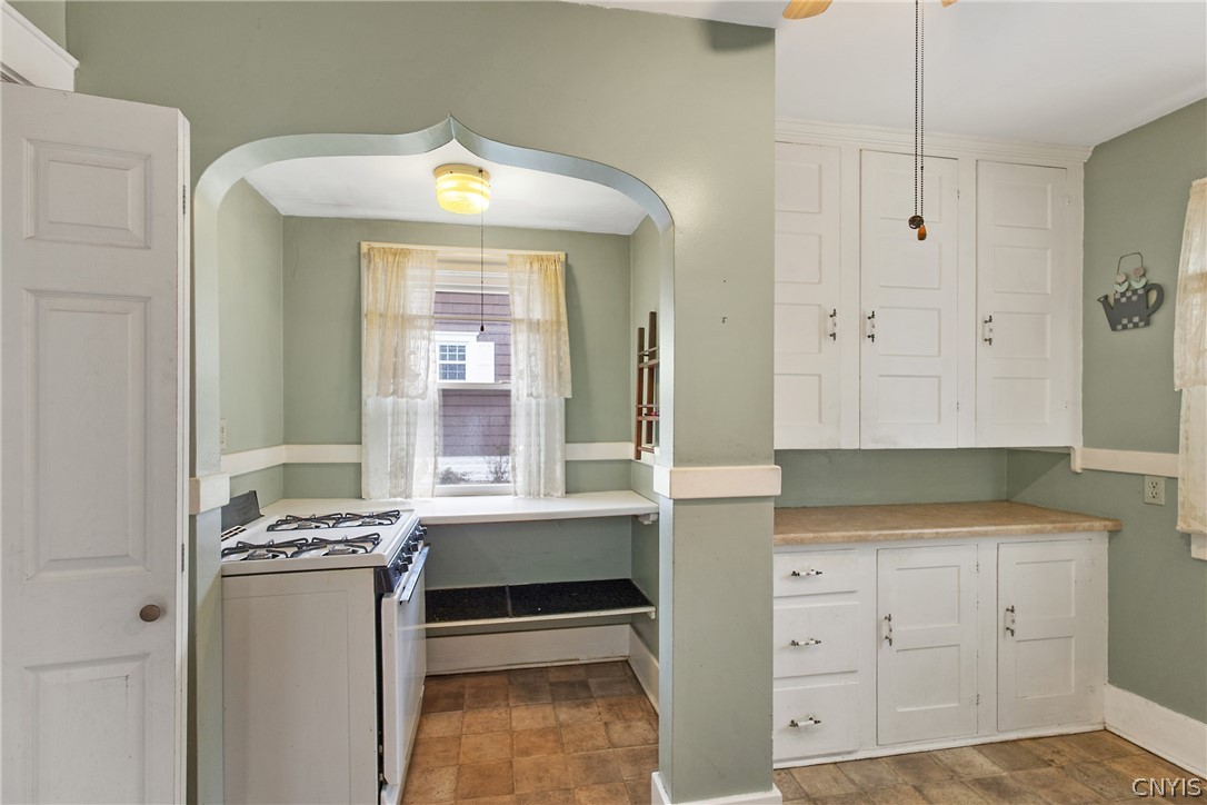 221 MacKay Avenue Camillus, NY 13219 - Photo 6 of 35 Kitchen