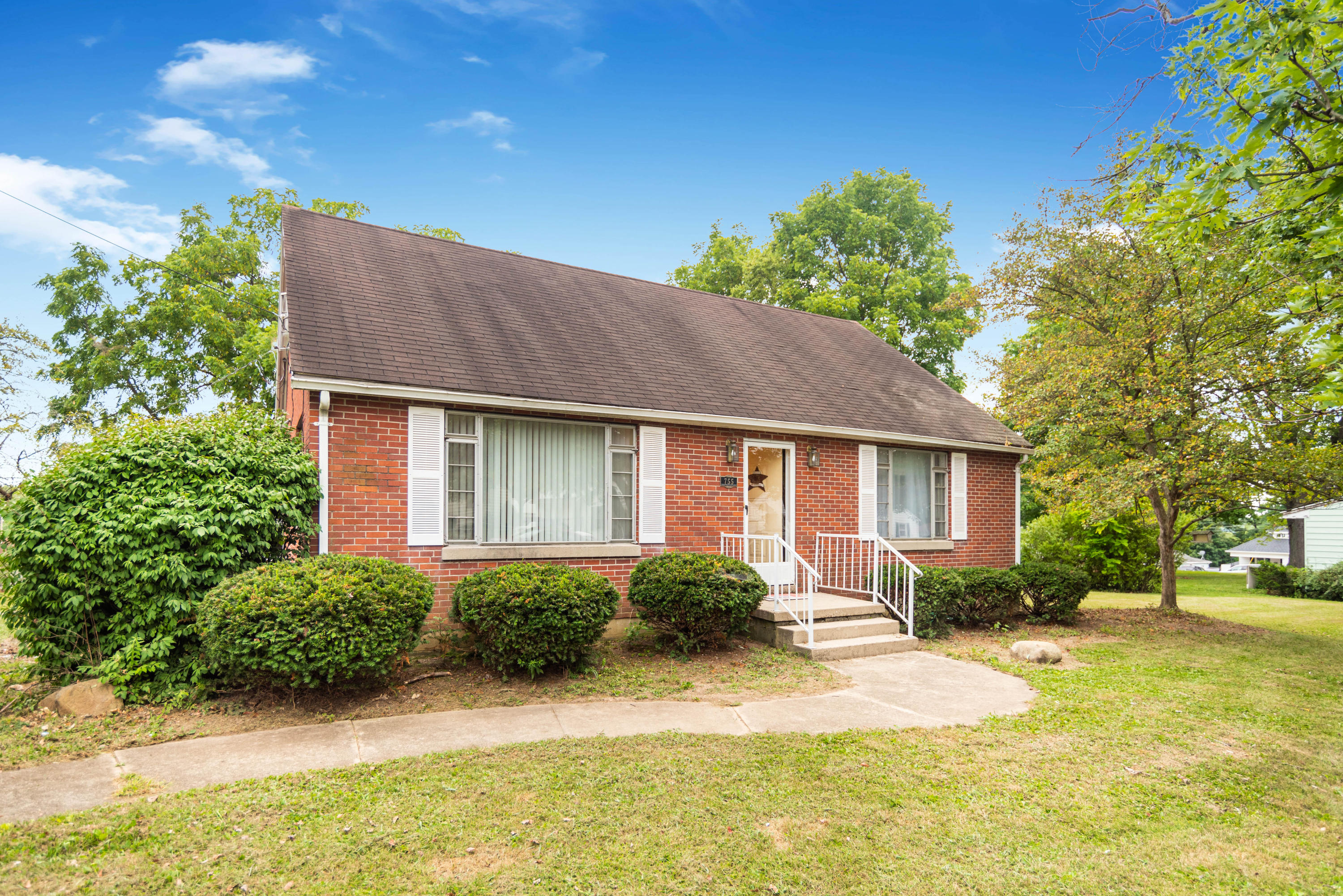 755 Grandview Street Sidney, OH 45365 - Photo 2 of 37