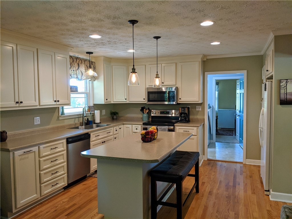 605 Praters Creek Road Pickens, SC 29671 - Photo 9 of 13