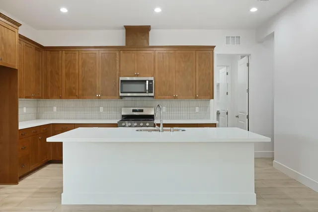 $653,482 | 2288 Paramount Lane, Manteca, CA 95337