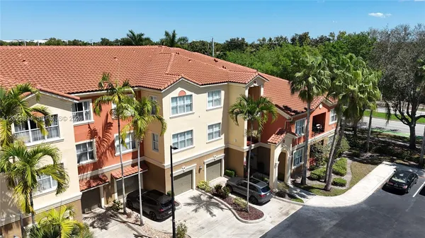 $279,900 | 4400 Southwest 160th Avenue, Unit 1015, Miramar, FL 33027