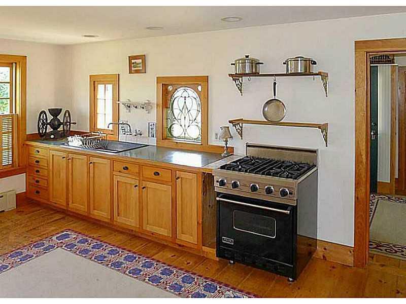 29 Old County Road Jefferson, ME 04348 - Photo 6 of 28 Kitchen.