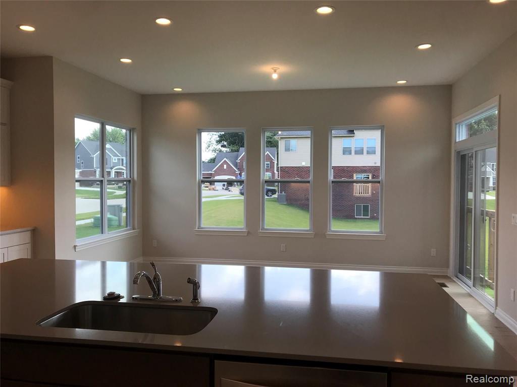 909 Lemon Drive Rochester, MI 48307 - Photo 6 of 17