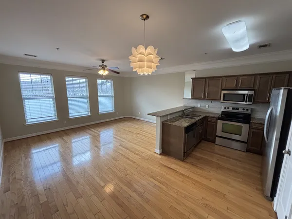 $1,695 | 2310 Elliott Avenue, Unit 416, Nashville, TN 37204