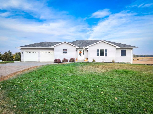 $500,000 | 55478 836th Road, Norfolk, NE 68701