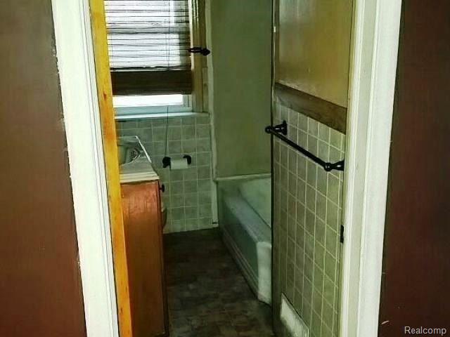 171 Biltmore Street Inkster, MI 48141 - Photo 11 of 12 49.jpg