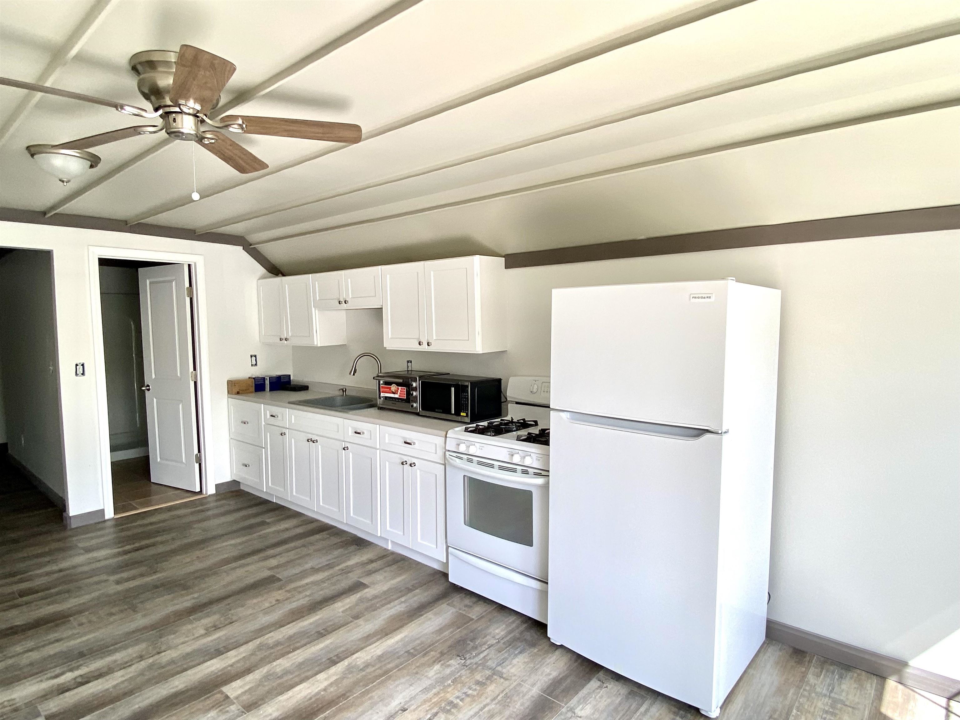 4 Sand Hill Road Croydon, NH 03773 - Photo 3 of 9