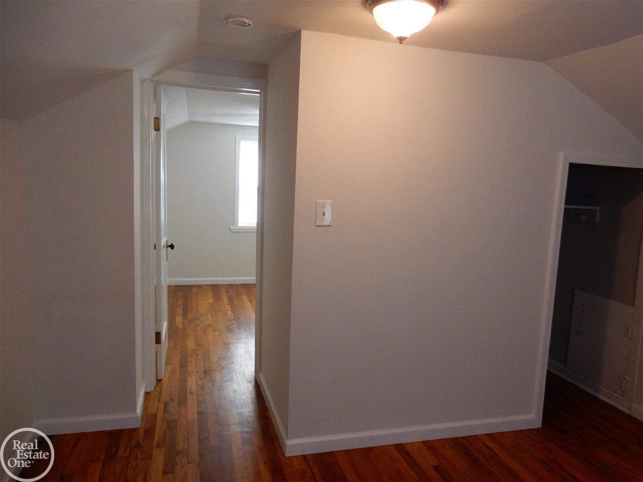 25571 Peter Kaltz Road Warren, MI 48091 - Photo 25 of 35 50027877-24.JPG