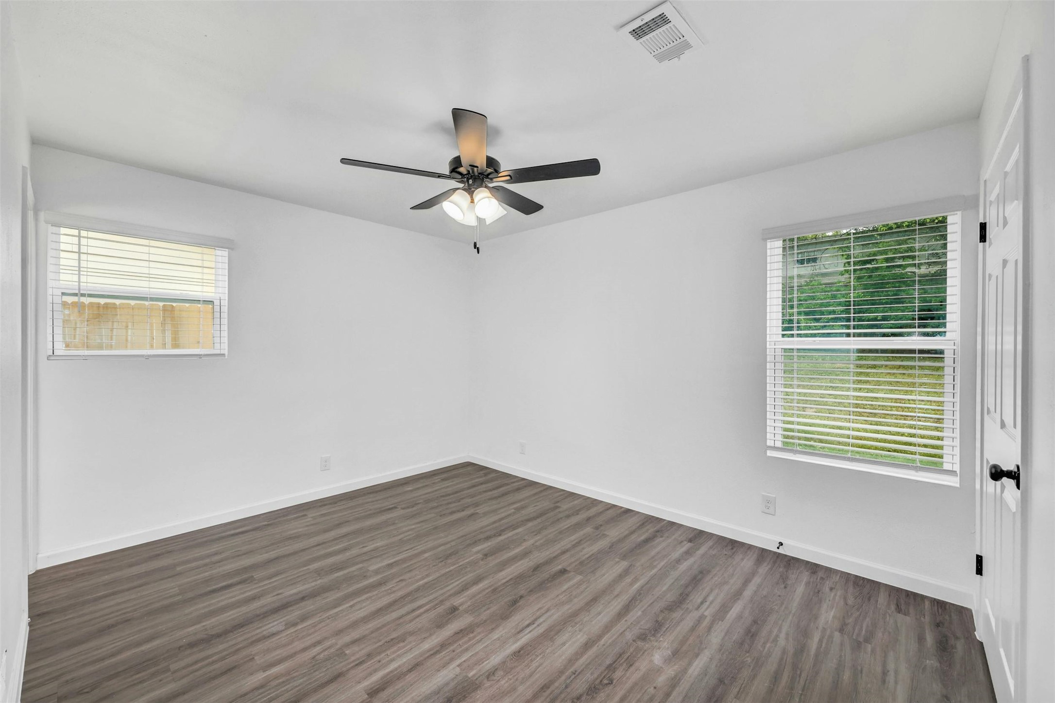 6506 King George Drive Austin, TX 78745 - Photo 13 of 21 Primary bed