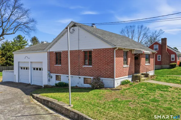 $450,000 | 14 Coburn Avenue, Stonington, CT 06355