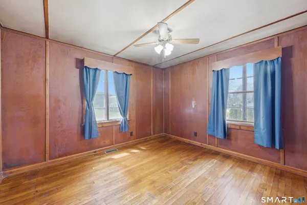 $450,000 | 14 Coburn Avenue, Stonington, CT 06355