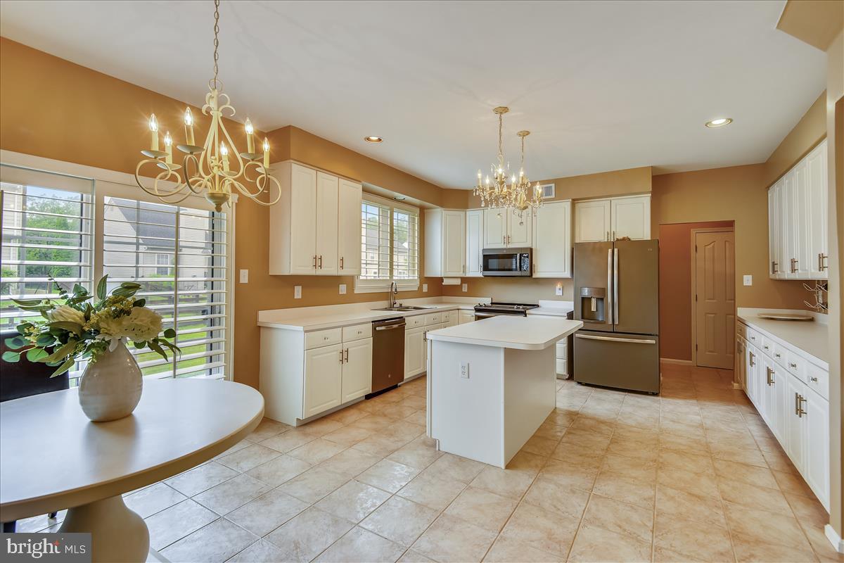 788 Sunny Chapel Road Odenton, MD 21113 - Photo 27 of 64 Fully Appointed Kitchen