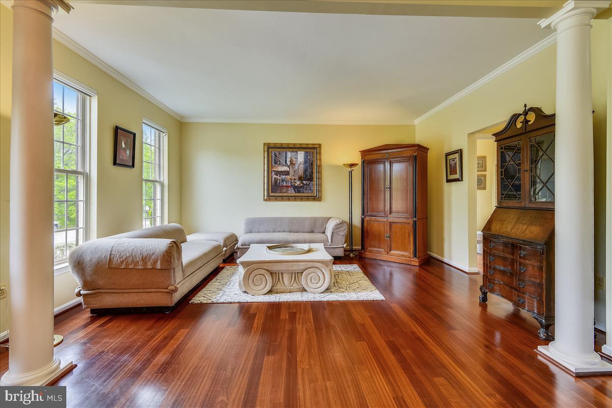788 Sunny Chapel Road Odenton, MD 21113 - Photo 9 of 64 Living Room