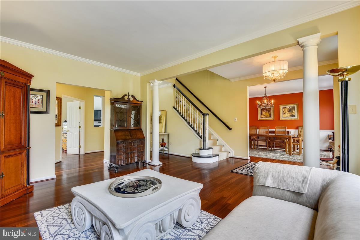788 Sunny Chapel Road Odenton, MD 21113 - Photo 10 of 64 Living Room