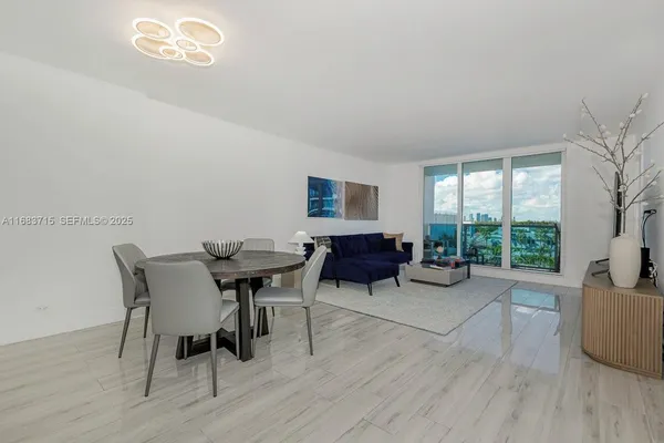 $6,000 | 2301 Collins Avenue, Unit 534, Miami Beach, FL 33139