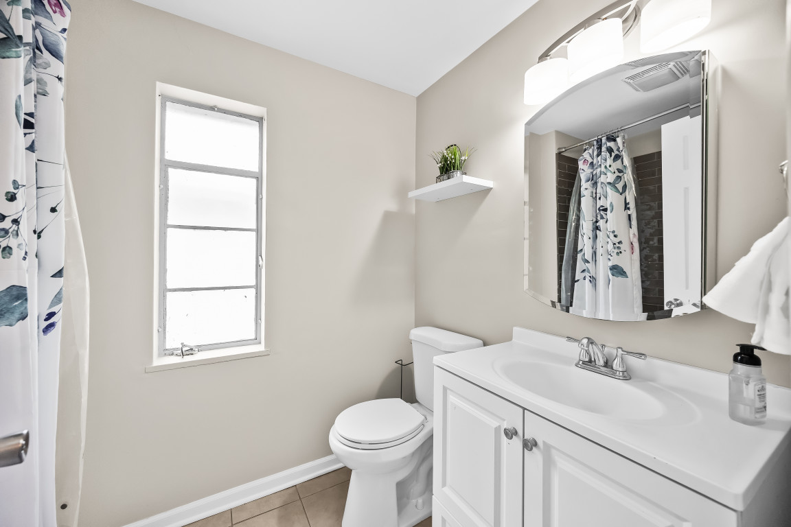 2314 Simpson Street Evanston, IL 60201 - Photo 26 of 37